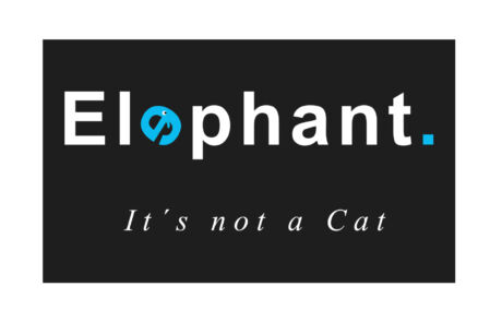 Logo Elephant its not a Cat auf schwarz in weiss, blauer Schrift, das zweite e hat Elefanten Ohren